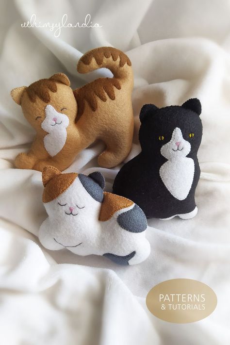 Add your own personal touch to your baby's nursery by creating these adorable felt chubby kitties from Whimsylandia. You'll have no trouble at all making them with our fully illustrated, step by step tutorial. It's such a simple project for a little magic in the nursery! Plush Ornaments, Felt Cats, Felt Doll Pattern, Mobile Craft, Felt Craft Projects, Diy Baby Mobile, Diy Nursery Decor, Baby Toys Diy, Baby Mobiles