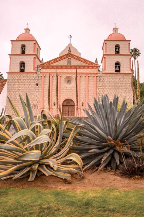 California Road Trip Itinerary, Santa Barbara Mission, Downtown Santa Barbara, Santa Barbara Courthouse, California Travel Guide, Things To, Spanish Architecture, California City, Santa Barbara California