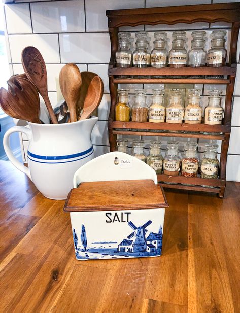 Simple Spice Rack Organization - Harbor Home Vintage Spice Rack Ideas, Rustic Spice Rack Ideas, 1890s House, Spice Rack Cupboard, Stove Spice Rack, Spice Rack Ideas, Vintage Spice Rack, Spice Rack Organization, Thrift List