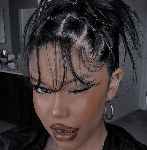 Short Hair Baddie Hairstyles, Aline Haircuts, Hair Curling Techniques, Futuristic Hairstyles, Edgy Updo, Cool Haircuts For Girls, Spikey Hair, Concert Hairstyles, Rave Hair