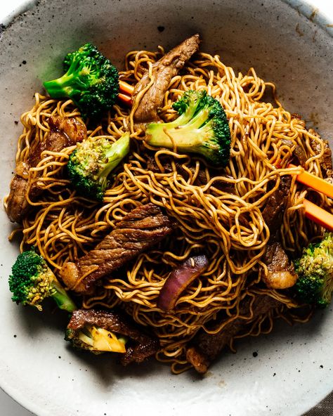 Easy Beef and Broccoli Chow Mein Recipe · i am a food blog i am a food blog Broccoli Chow Mein, Spicy Beef And Broccoli, Broccoli Noodles, Beef Lo Mein Recipe, Apartment Cooking, Chinese Beef And Broccoli, Easy Beef And Broccoli, Unbound Wellness, Marion's Kitchen