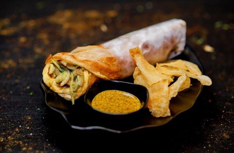 Kolkata's Street Double Egg Roll - A tasty and filling crisp paratha and egg wrap loaded with veggies.  #food #foodporn #foodphotography #foodaholic #foodie #foodblogger #foodpics #nomnom #juicy #Am2PmFood #GourmetsTravelGuide #PanchPhoron #foodlover Egg Wrap, Egg Roll, Egg Rolls, Kolkata, Food Pictures, Food Lover, Nom Nom, Food Blogger, Food Photography