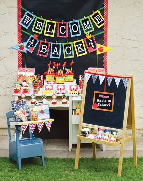 Back To School Free Printables Back To School Party Ideas, School Party Ideas, Planning Quotes, School Week, School Chalkboard, Back To School Party, School Printables, School Celebration, Beginning Of The School Year