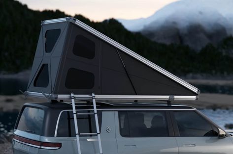 Perched on SUV rooftop, HardTent can set up in seconds, keep you warm and dry all year round Clean Water Bottles, Camper Car, Wall Tent, Car Tent, Roof Tent, Tent Design, Car Gear, Van Build, Hard Body