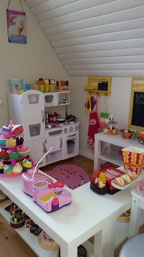 Toddler Girls Playroom Ideas, Babydoll Nursery Playroom, Kitchen Playroom Ideas, Diy Toddler Room Decor, Kids Small Playroom Ideas, Barbie Play Area, Girls Toy Room, Kids Toy Room Organization, Kids Kitchen Playroom