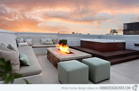 This looks stunning in simple muted colors. A time spent in this area is like taking a break from the busy city. Kursi Outdoor, Design Per Patio, California Beach House, Terrasse Design, Rooftop Terrace Design, Rooftop Design, Jacuzzi Outdoor, Rooftop Patio, Rooftop Deck