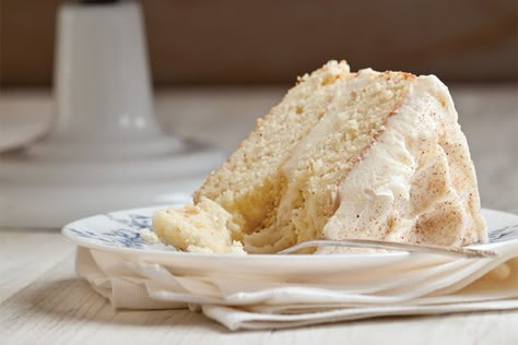 Much like pound cake, the 1-2-3-4 cake gets its name from the proportions of its base ingredients: one cup of butter, two cups of sugar, three cups of flour, four eggs. It’s so straightforward, you may not even have to write it down—making it easy to impress friends and family with, oh, just a little something you whipped up. 1234 Cake Recipe, 1234 Cake, Cake With Frosting, Almond Pound Cakes, Egg Cake, Bake Goods, Lemon Pound Cake, Pound Cakes, Layer Cakes