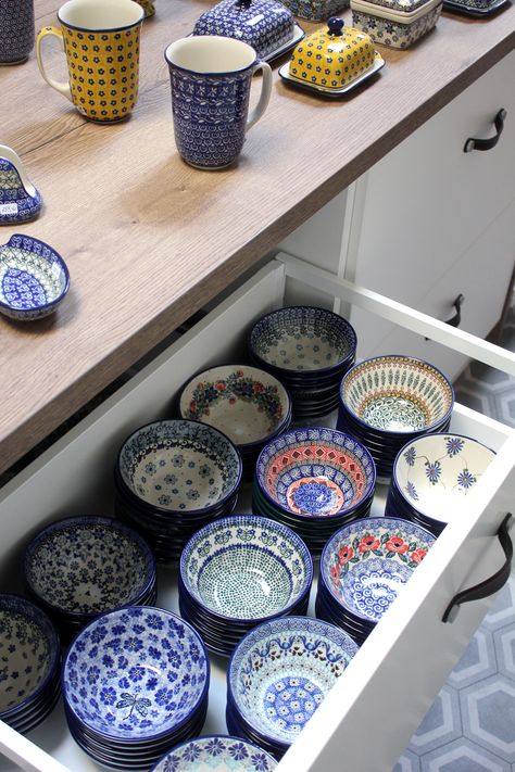 China Sets Dinnerware, Kitchen Dishes Sets, Dish Sets Dinnerware, Polish Decor, Polish Aesthetic, Polish Kitchen, Polish Pottery Kitchen, Dishes Sets, Boleslawiec Pottery