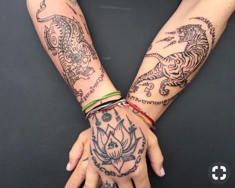 Cambodian Tattoo, Hand Tattoos Pictures, Muay Thai Tattoo, Hand Tattoo Images, Tattoo Thai, Khmer Tattoo, Full Hand Tattoo, Buddhist Tattoo, Bamboo Tattoo