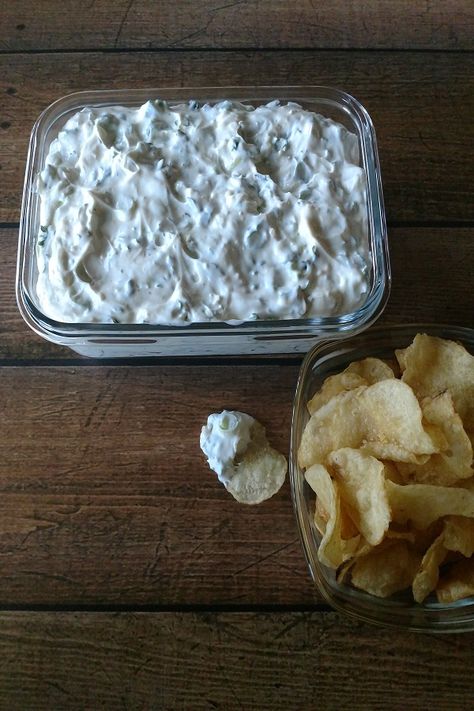 Sour Cream And Onion Dip Recipe, Green Onion Dip Recipe, Green Onion Dip, Sour Cream Dip Recipes, Green Onions Recipes, Cottage Cheese Dips, Sour Cream Dip, Dip Recipes Easy, Onion Dip