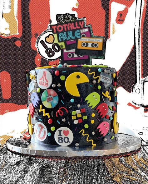 PacMan Birthday Cake Ideas Images (Pictures) Man Cake Design, Pacman Birthday, 40th Birthday Cakes For Men, Pac Man Cake, 50th Birthday Cakes For Men, Teen Cakes, 40th Cake, Marvel Cake, Man Cake