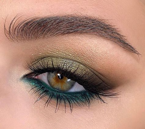 Eyebrows Makeup, Hazel Eye Makeup, Access Bars, Eye Makeup Pictures, Smink Inspiration, Green Makeup, Green Eye, Makijaż Smokey Eye, Eye Makeup Designs