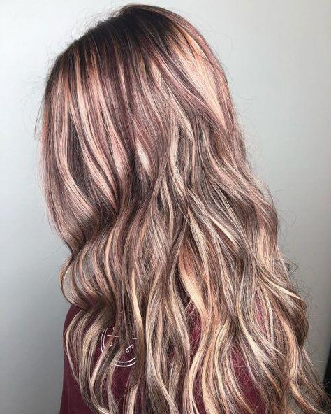 38 Best Burgundy Hair Ideas of 2019 - Yummy Wine Colors #balayagehairblonde Burgundy Hair With Blonde, Burgundy Blonde Hair, Burgundy Hair Ideas, Burgundy Hair With Highlights, Burgundy Hair Color Ideas, Burgundy Hair Color, Hair With Blonde Highlights, Maroon Hair, Hair Color Burgundy