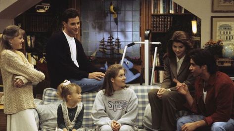 The cast of "Full House" is all grown up, but the 2015 reboot and constant reruns have kept the show fresh in the minds of fans young and old. Take our quiz to see how much you know about the greatest moments in Tanner family history. Lori Loughlin Full House, Full House Cast, House Costume, Danny Tanner, Stephanie Tanner, Dj Tanner, House Quiz, Tv Dads, Uncle Jesse