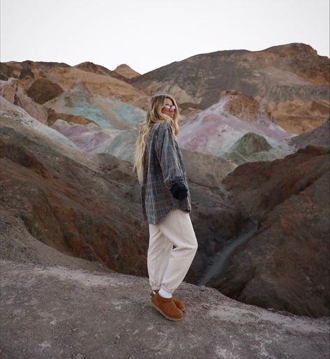 Ashtyn Bodensteiner Outfits, Mountain Girl Aesthetic, Utah Outfits, Outdoorsy Outfits, Granola Outfits, Pnw Style, Road Trip Outfit, Granola Girl Aesthetic, Outdoorsy Style