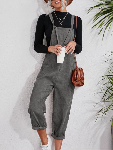 Japan Casual Outfits, Gray Jumpsuit Outfit, Barista Outfits, Grey Jeans Outfit, Dungaree Outfit, Corduroy Pants Outfit, Capri Outfits, Corduroy Overall, Corduroy Dungarees