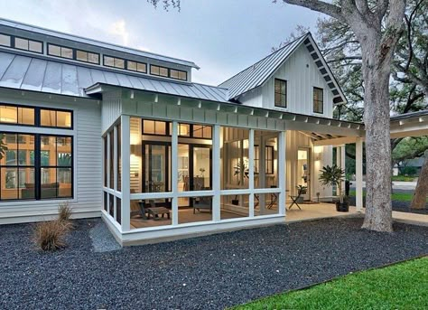 Small Screened Porch, Small Modern Farmhouse Plans, Porches Ideas, Porch Kits, Porch Design Ideas, Screened Porch Designs, Farmhouse Exterior Design, Screened Porches, Building A Porch