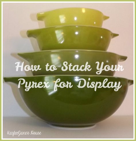 Vintage Pyrex Collection, Pyrex Display, Vintage Pyrex Patterns, Vintage Pyrex Dishes, Pyrex Patterns, Vintage Pyrex Bowls, Ribbon Collar, Vintage Computer, Pyrex Collection