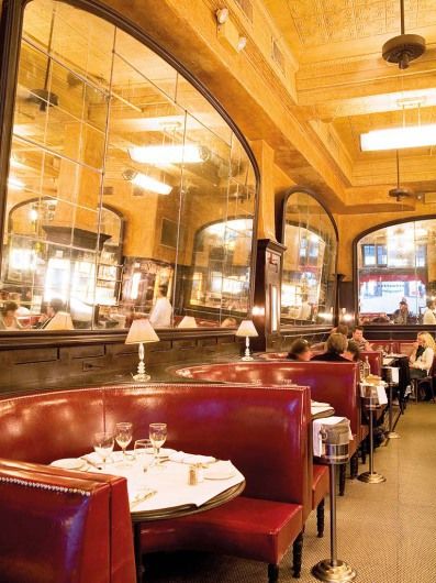 Balthazar NYC indoor Balthazar Nyc, Keith Mcnally, French Deck, American Diners, Italy Dinner, Bistro Interior, Old Hollywood Theme, Bistro Kitchen, Tin Ceilings