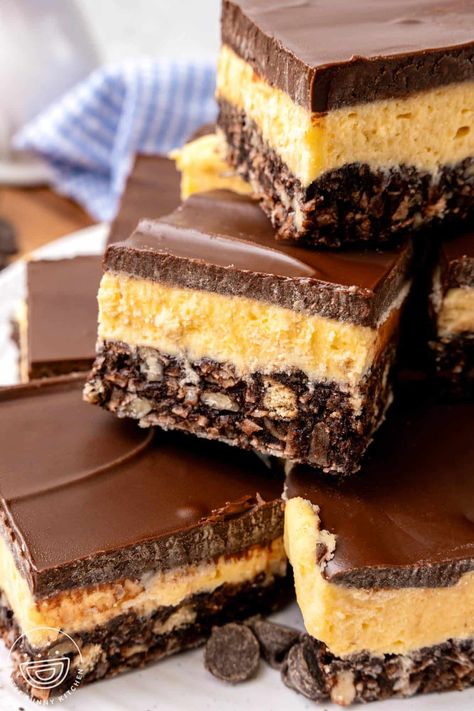 Namino Bars, Nanimono Bars, Nanaimo Bar Recipe, Newfoundland Recipes, Nanaimo Bars, Custard Filling, Cookie Cups, Chocolate Topping, Instant Pudding