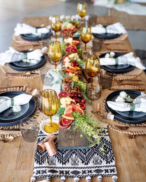 Are you ready for Thanksgiving...the biggest entertaining day of the year! We are open today until 5pm today so feel free to stop by and… Santa Barbara Wedding Venue, Edible Centerpieces, Dinner Party Table Settings, Tafel Decor, Dinner Party Table, Table Setting Inspiration, Party Table Settings, Table Setting Decor, Dinner Table Decor