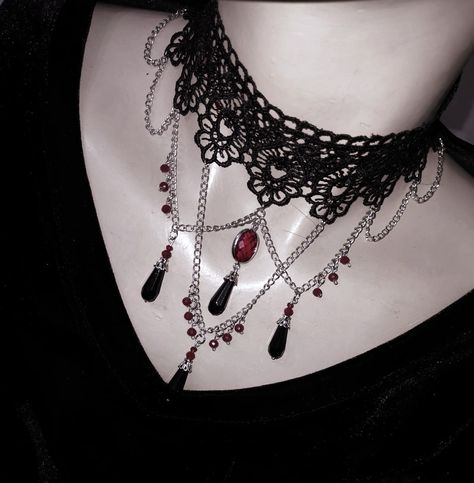 Vintage Vampire Costume, Romantic Goth Jewelry, Vampire Jewelry Aesthetic, Vampire Costume Aesthetic, Vamp Goth, Goth Choker Necklaces, Gothic Choker Necklace, Goth Choker, Goth Accessories