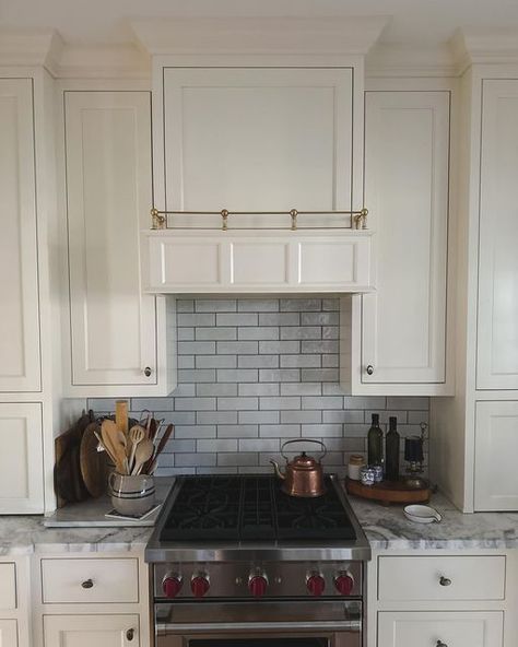 Range Hood With Brass Rail, Range Hood With Picture Ledge, Brass Gallery Rail Kitchen, Kitchen Without Hood, Stove Hoods Ideas Oven Range, Hood Range Ideas, Brass Railing, Brass Gallery Rail, Brass Range Hood