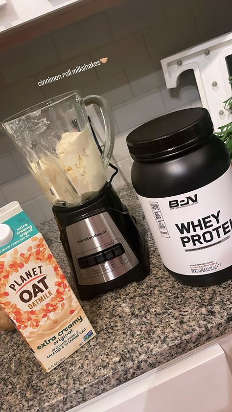 High protein milkshake •BPN cinnimon roll whey protein •dairy free vanilla ice cream •oat milk •frozen strawberries Whey Protein Fake Story, Protein Powder Aesthetic, High Protein Milkshake, Protein Dairy Free, Dairy Free Vanilla Ice Cream, November Dump, Protein Milkshake, Goal Body, Masc Outfits