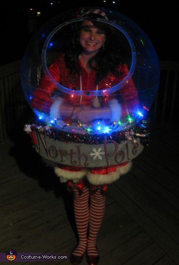 Snow Globe Costume, Christmas Costumes Diy, Homemade Snow Globes, Homemade Snow, Christmas Costumes Women, Tacky Christmas Sweater, Diy Costumes Women, Diy Kostüm, Tacky Christmas