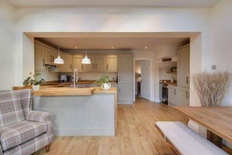 Rectangle Kitchen Diner Layout, Kitchen With Sofa Area, Kitchen Lounge Open Plan Small Layout, Kitchen Diner With Pillar, L Shape Extension Open Plan, Narrow Kitchen Extension, Kitchen Diner Extension Floor Plan, Kitchen Extension Layout, Kitchen Design Layout Island