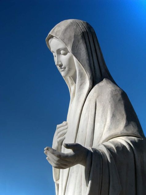 Our Lady Queen Of Peace, Our Lady Of Peace, Pope Pius X, Our Lady Of Medjugorje, Mary Jesus Mother, Jesus Mother, Fear God, Ancient Statues, Real Queens