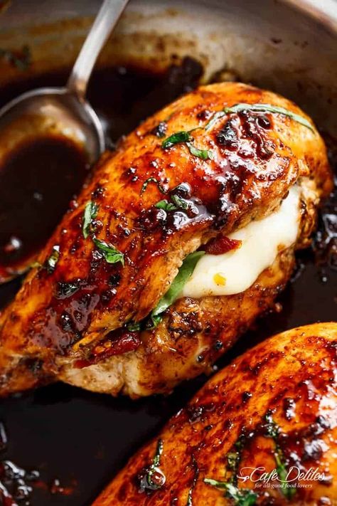 Caprese Stuffed Balsamic Chicken - Cafe Delites Balsamic Chicken Recipes, Chicken Caprese, Cheese Stuffed Chicken, Caprese Chicken, Balsamic Chicken, Stuffed Chicken, Chicken Dishes Recipes, Tomato Recipes, Izu