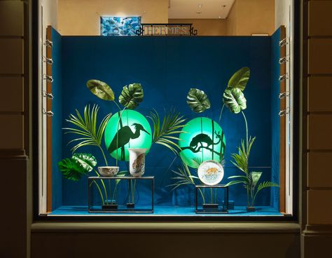 Panter & Tourron - Home Summer Window Display, Fashion Window Display, Technology And Society, Summer Window, African Theme, Window Display Design, Store Windows, Shop Window Design, Design Technology