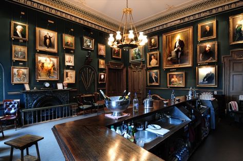 The Garrick Club Gallery Parlor Ideas Living Rooms, Gentlemens Club Decor, Smokers Room, Equestrian Office, Gentleman's Lounge, Backyard Lounge, Gentlemans Room, Gentlemans Lounge, Study Setup