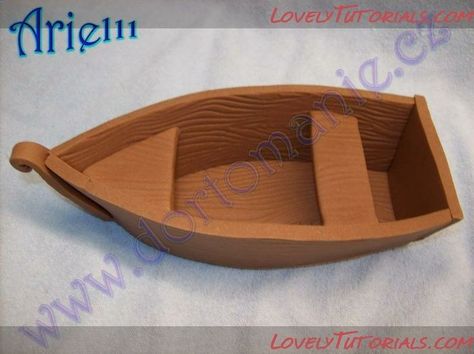 fondant/gumpaste boat tutorial Fondant Boat Tutorial, Fondant Boat, Clay Boat, Boot Cake, Gumpaste Tutorials, Gumpaste Figures, Easy Boat, Boat Cake, Sea Cakes