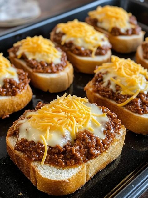 Texas Toast Sloppy Joes are a fun and delicious twist on the classic sloppy joe recipe. Imagine the comfort of a rich, savory beef filling, seasoned to perfection, piled high on thick, buttery Texas toast … Sloppy Joe Texas Toast Recipe, Sloopy Joes, Texas Toast Sloppy Joes, Classic Sloppy Joe Recipe, Sloppy Joes Recipes, Beef Sloppy Joes, Creamy Potato Bacon Soup, Breakfast Egg Casserole Recipes, Chocolate Sheet Cake Recipe