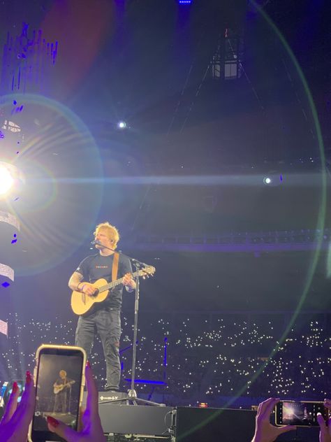 Show Aesthetic Music, Concert Ed Sheeran, Ed Sheeran Aesthetic, Ed Sheeran Concert Outfit, Ed Sheeran Tour, Best Music Taste, Dreams List, Summer Before College, Ed Sheeran Concert