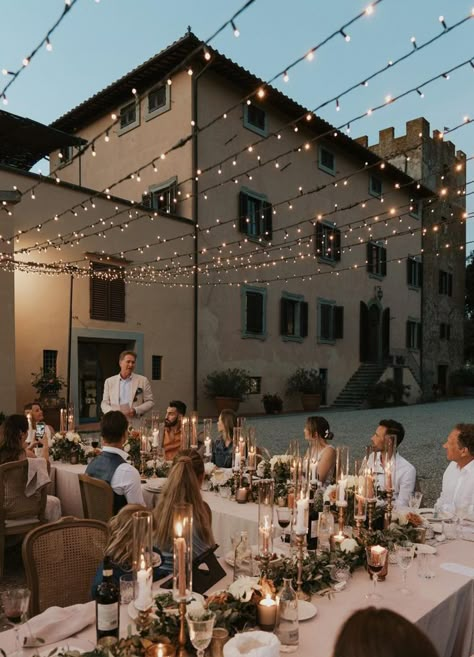 Tuscan Themed Wedding Reception, Italian Indoor Wedding, Spring Wedding Italy, Villa Il Pozzo Wedding, Wedding Decor Italy, Italian Countryside Wedding Theme, Tuscany Micro Wedding, Italy Style Wedding, European Themed Party