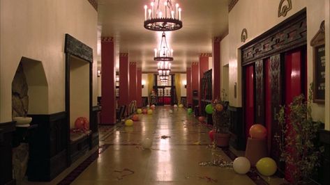 the shining lobby - Google Search The Shining Room, Stanley Kubrick The Shining, Room 237, Overlook Hotel, Gold Rooms, One Point Perspective, Stanley Kubrick, Green Rooms, Hotel Lobby