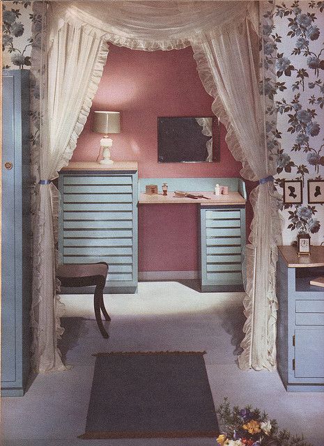 The splendidly pretty vanity area of a lovely 1959 bedroom. #vintage #1950s #home #decor #pink 50s Room Decor 1950s Bedroom Ideas, Doorless Closet, Retro Bedroom Ideas 1950s, 50s Room Decor, Retro Home Decor 1950s, 1950s Pink Bedroom, 1950 Bedroom, 50s Bedding, 50s Vanity