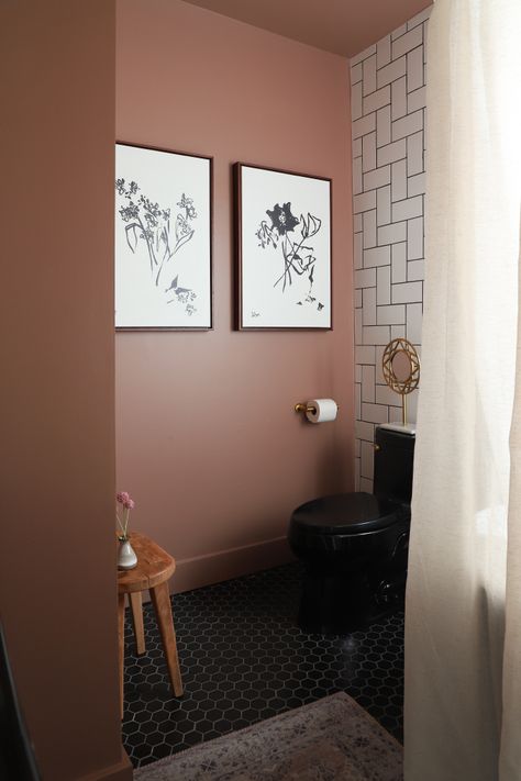 Mauve Bathroom, Blush Bathroom, Hot Pink Walls, I Spy Diy, Brown Bathroom, Bathroom Color, Bathroom Refresh, Pink Bathroom, Bathroom Renos