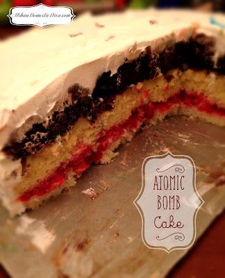 Atomic Cake, Bomb Cake, Cake Pudding, Holiday Sweets, Bakery Ideas, Special Cakes, Iron Chef, Plum Cake, Strawberry Cakes