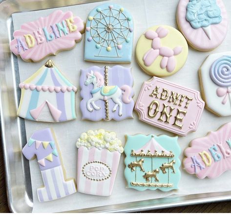 Pastel Carnival, Carnival Birthday Theme, Circus First Birthday, Carousel Birthday Parties, Circus Cookies, Carnival Cakes, Circus Birthday Party Theme, Baby First Birthday Themes, Carousel Birthday