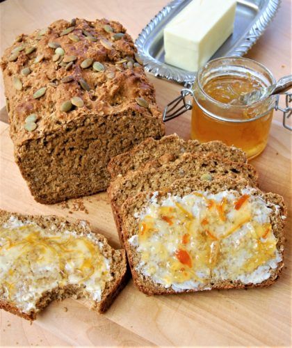 Authentic Irish Brown Bread via @rosemarymark Irish Brown Bread, Irish Bread, Scottish Dishes, Irish Soda Bread Recipe, Raw Pumpkin Seeds, Brown Bread, Irish Soda Bread, Chocolate Bread, Bread Serving