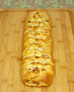 Chicken Braid Recipe, Cracked Out Chicken, Chicken Braid, Easy Crescent Roll Recipes, Crescent Roll Recipes Dinner, Salami Sandwich, Cracked Out, Crescent Recipes, Genoa Salami