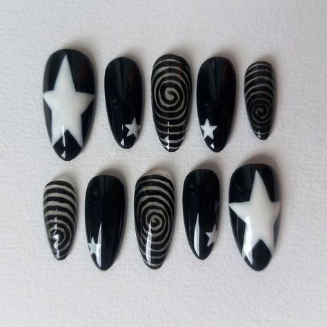 ig: starellaaz Nail Designs Grunge Aesthetic, Black Base Nails, Emo Summer Nails, Simple Aesthetic Nail Designs, Black Alt Nails, Whimsy Goth Nails, Cute Grunge Nails, Alt Nails Acrylics, Trendy Black Nail Designs