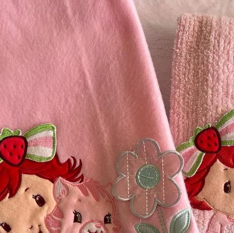 Strawberry Shortcake Room Aesthetic, Strawberry Shortcake Baby Room, Strawberry Shortcake Nursery, Strawberry Shortcake Room Decor, Strawberry Shortcake Furniture, Baby Strawberry Shortcake, Strawberry Shortcake Baby, I Want A Baby, Dream Nursery