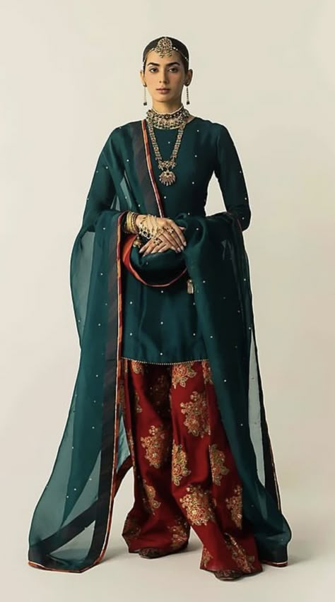 Combination With Red Colour Suit, Colour Combinations Indian Clothes, Bottle Green Contrast Color Suit, Zinc Color Dress Pakistani, Farsi Salwar, Sea Green Suit, Nikkah Look, Shaadi Ideas, Red Silk Saree