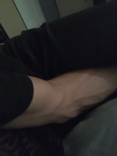 Arm Pics Men, Arm Veins, Veiny Arms, Hand Veins, Veiny Hands, Hot Hands, Wellness Clinic, Drip Outfit Men, Odaiba