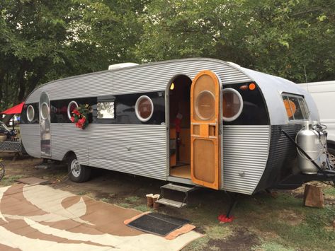 1953 Airfloat Vintage Trailer for Sale Vintage Trailers For Sale, Vintage Campers For Sale, Used Camping Trailers, Camping Trailer For Sale, Vintage Camper Interior, Camper Trailer For Sale, Camper Boat, Chuck Box, Camper Trailer Remodel